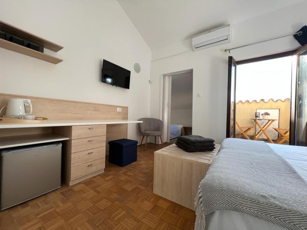 Vista Del Mar Bed & Breakfast Пиран Екстериор снимка